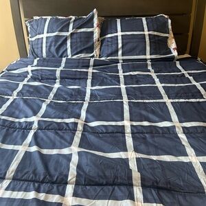 Elegant Navy REVERSIBLE !!Comforter Set
